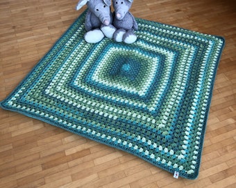 Baby blanket crawling blanket Granny Square delicate greens