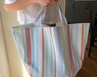 Betty Bag Tasche Wendeshopper gestreift/Blümchenstickerei weiß pastell Jeans Unikat