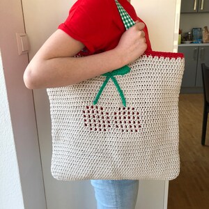 Shopper beachbag beige with cherry application hole pattern