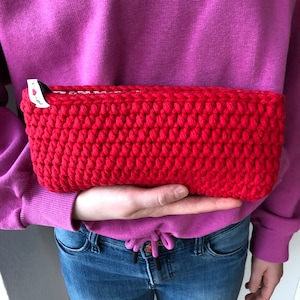 Täschchen Kosmetiktäschchen rot mit geblümtem Stofffutter