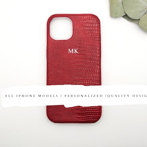 Custodia per iPhone di lusso in pelle di lucertola viola rossa con iniziali - Design esclusivo personalizzabile unico per iPhone 16, 15, 14, 13, 12 Pro, Max, Mini