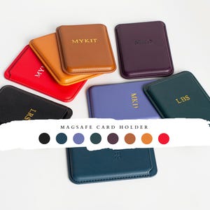 Personalisierter handgemachter MagSafe Kartenhalter - Benutzerdefiniertes Veganes Leder, geprägte Initialen für iPhone 16 15 14 13 Pro Max Plus Brautgeschenk Accessoire