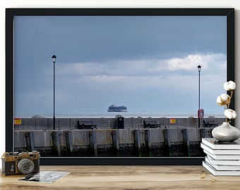 Solent Fort, Foto di paesaggi marini, Isola di Wight, Nuvole scure, Ryde, Stampa balneare, Minimal, Costiera