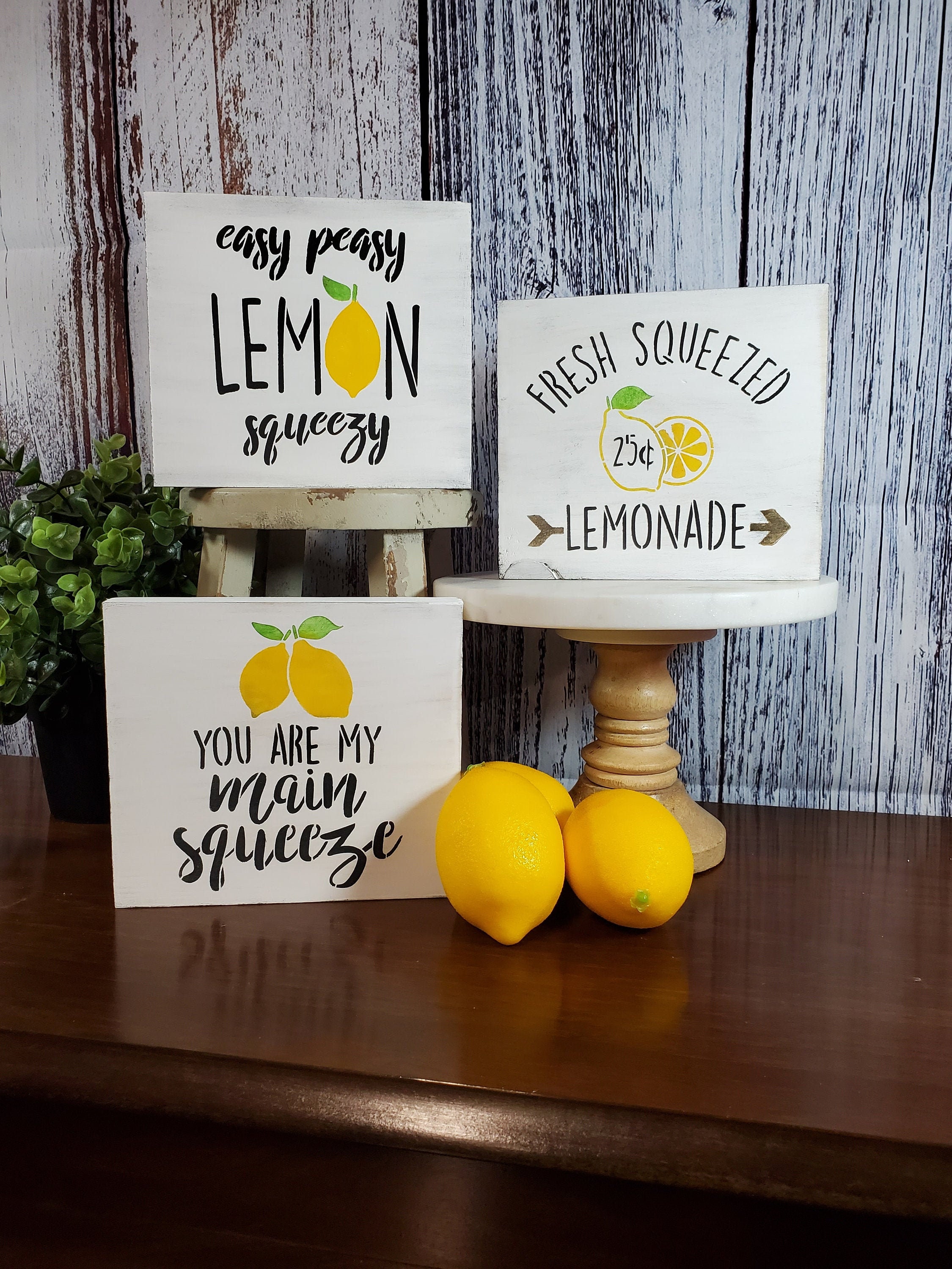 Easy Peasy Squeeze My Lemons