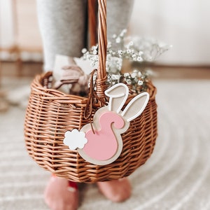 Cesta decoración pascua colgante personalizado, letra inicial, regalo niños, etiqueta con nombre cesta mimbre, regalo personalizado, regalo pascua