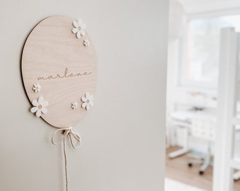 Personalisiertes Türschild, Namensschild Ballon, Daisy Blume, Luftballon mit Namen, Schriftzug Holz, Kinderzimmer Deko, Geburtsgeschenk