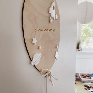 Targhetta per la cameretta dei bambini, targa personalizzata per porta, palloncino, spazio, palloncino con nome, scritta in legno, decorazione da parete, regalo di nascita