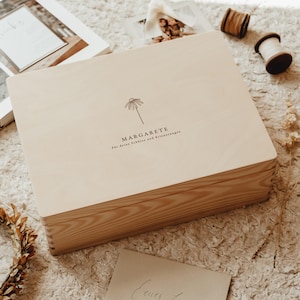 Caja de recuerdos de madera - Caja de madera personalizada como regalo de nacimiento, bautizo o boda, caja de recuerdos de alta calidad, flor de margarita