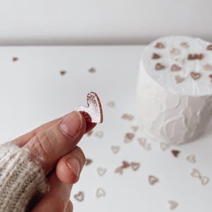 Decorazione da tavolo con coriandoli in acrilico per compleanno, riutilizzabile e sostenibile, decorazione a forma di cuore, coriandoli glitterati, decorazione per matrimonio, baby shower
