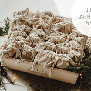 Personalisierte Adventskiste Weihnachtskugeln, Adventskalender zum Befüllen, Adventskalender für Kinder Weihnachten, Holzkiste KRÄNZE Mistel + kl. Set