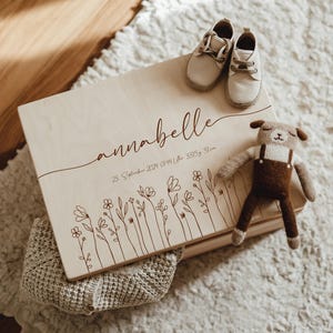 Caja de recuerdos como regalo personalizado, caja de madera como regalo de nacimiento, bautizo o boda, caja de recuerdos de alta calidad grabada