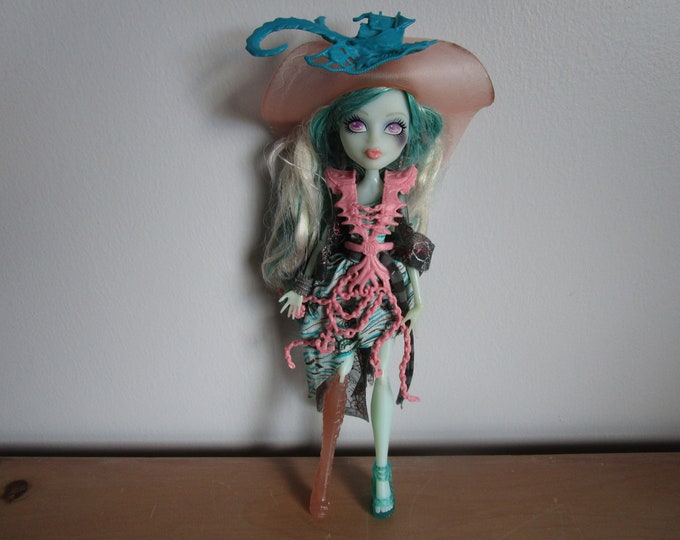 Monster High VANDALA DOUBLOONS Doll / Haunted School Spirit Etsy