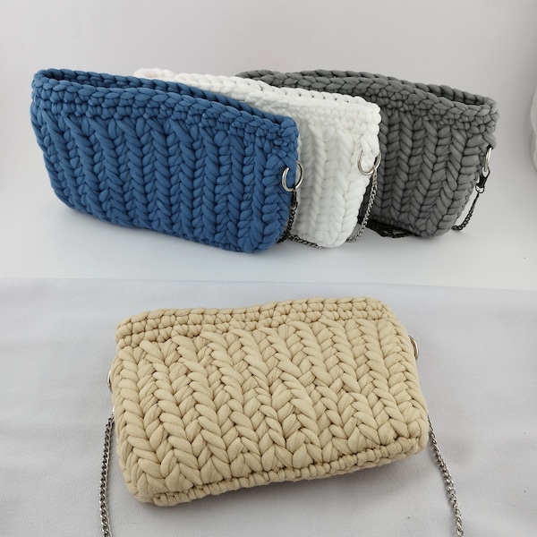 Clutch gehäkelt, Sommertasche mit Kette, Tasche Hochzeit mit Kette, gehäkelte kleine Tasche , Clutch boho Sommer, Tasche mit Kette , clutch