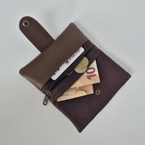 Cartera de piel sintética marrón oscuro, cartera de piel sintética, cartera pequeña de piel sintética, cartera de piel sintética marrón, cartera con cierre a presión.