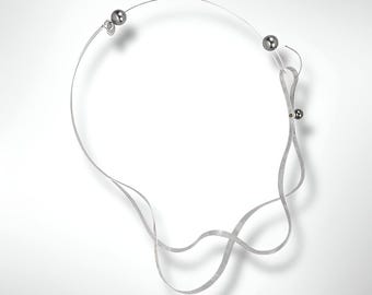 VIBE 3 Wavy Necklace from the SOUND Collection