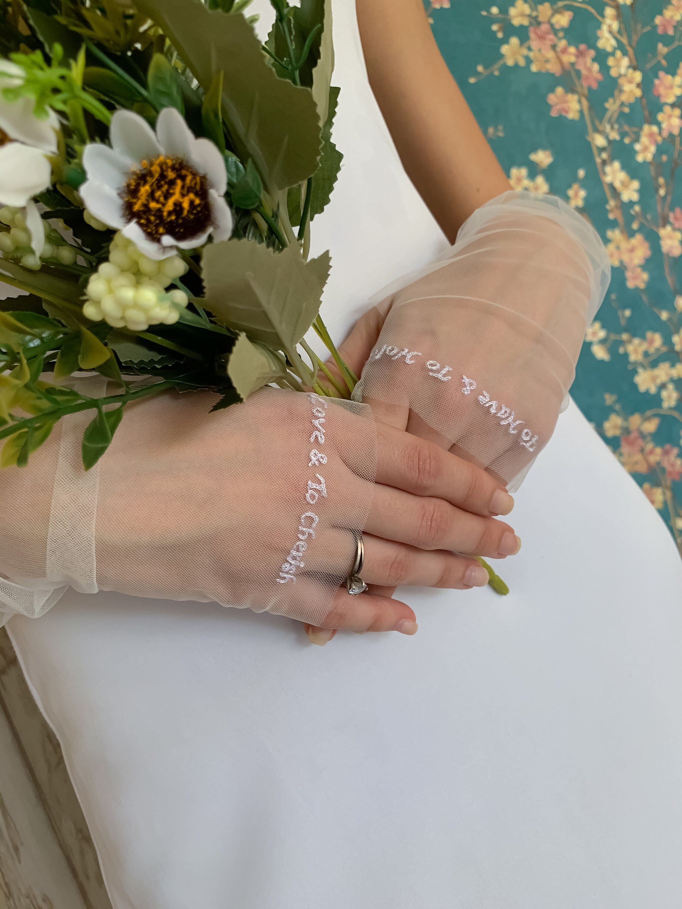 bridal gloves with ring finger opening