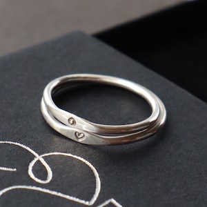 Stackable Initial Mini Signet Ring Sterling Silver, Personalised Mini Letter Ring, 925 Solid Silver, Delicate Ring, Minimalist Simple Ring