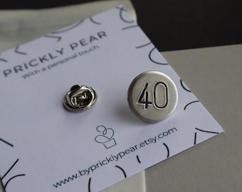 Birthday Badge Push Pin, Pushback pin for bags, Simple Birthday Pin, Number lapels, Personalised badge, Custom small gift Friends