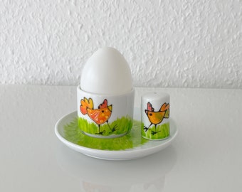 Mini-Salzstreuer, Eierbecher mit Unterteller aus Kollektion „Bunte Hühner“