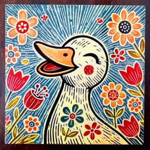 Puede incluir: Un pato blanco alegre con el pico abierto de par en par y una boca roja brillante, rodeado de flores coloridas sobre un fondo azul y amarillo. El pato tiene un pico amarillo y ojos negros. Las flores son rojas, naranjas, amarillas y azules.