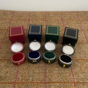 Vintage Style Ring Box. Victorian Style Jewellery Box to display a Wedding or Engagement Ring. Vintage style Jewelry Box