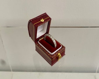Unusual Vintage Style Ring Box. Antique Style Jewellery Box to display a Wedding or Engagement Ring