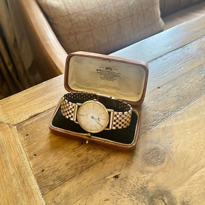 Vintage lederen sieradendoos voor een horloge. Antieke sieradendoos. Antieke horlogedoos. Juweliers polshorloge doos