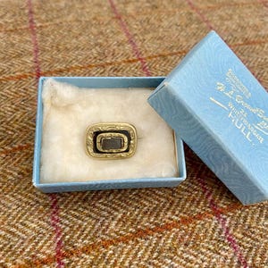 Antique Mourning Brooch in Vintage Jewellers Box. Victorian Hair Mourning Brooch. Antique mourning jewelry