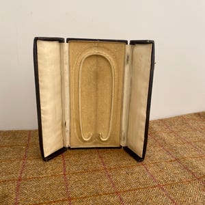 Antike Halskette Box mit Doppeltüren. Vintage Schmuckschatulle. Antikes Schmuckkästchen zum Ausstellen