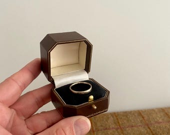 Statement Jewelry Box. Vintage Jewellery Box. Great for ring display