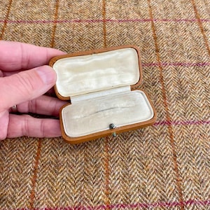 Vintage Jewelry Box. Antique Jewellery Box. Vintage Brooch Box. Jewellers Shop Display case