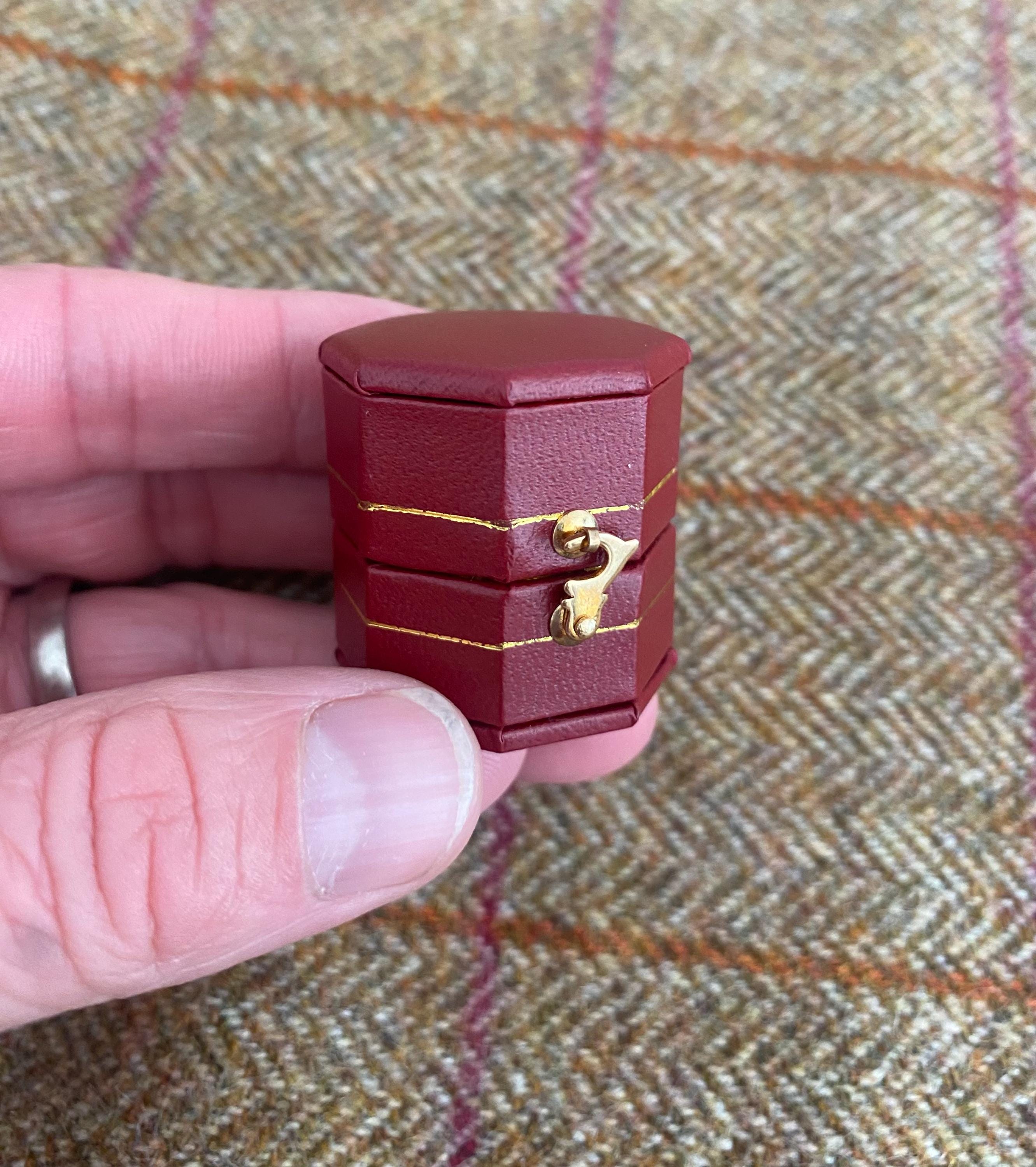 アンティーク雑貨 US Vintage ring box 3 Amazon.com: TAIMY Vintage Ring Box, Classical Victorian