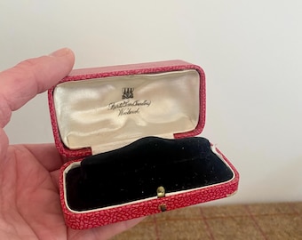 Vintage Pink Jewellery Box for a watch. Antique Jewelry Box. Antique Watch Box