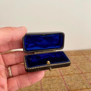Vintage Brooch Box. Antique Jewelry Box. Vintage Jewellery Box