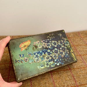 Vintage Metal Biscuit Tin. Vintage Advertising Tin Box