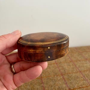 Magnifique boîte à bijoux vintage en cuir. Boîte à bijoux italienne vintage. boîte à bijoux vintage. Ancienne boîte à bijoux en cuir.
