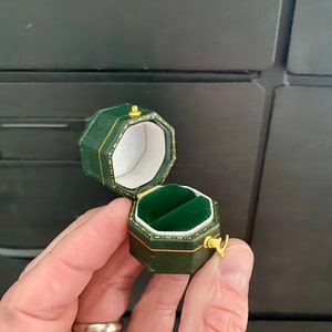 Unusual Vintage Style Ring Box. Victorian Style Jewellery Box to display a Wedding or Engagement Ring. Vintage style Jewelry Box