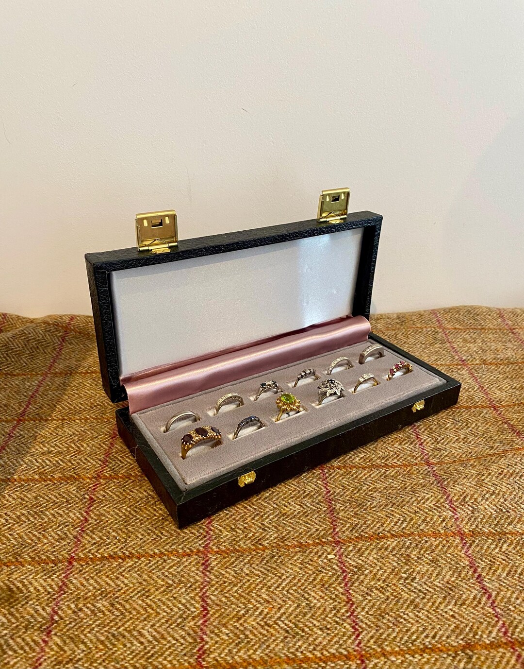 Beautiful Multi Ring Display Case. Jewellers Travelling Multiple Ring ...