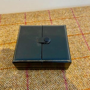 Vintage Style Jewelry Box. Double Door Antique Style Jewellery box