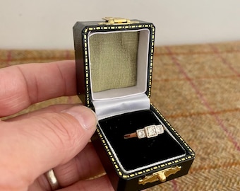 Beautiful Vintage Style Ring Box. Antique Style Jewelery Box. Jewellery Box for Wedding Ring / Engagement Ring