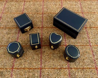 Vintage Style Ring Box. Blue Antique Style Jewellery Box to display a Wedding Ring or Engagement Ring. Vintage style Jewelry Box