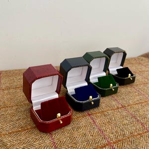 Wonderful Vintage Style Earrings Box. New Luxury Antique style jewellery box. Beautiful Jewelry Box for Earrings