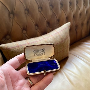 Vintage Jewelry Box. Antique Jewellery Box. Vintage Brooch Box. Jewellers Shop Display case