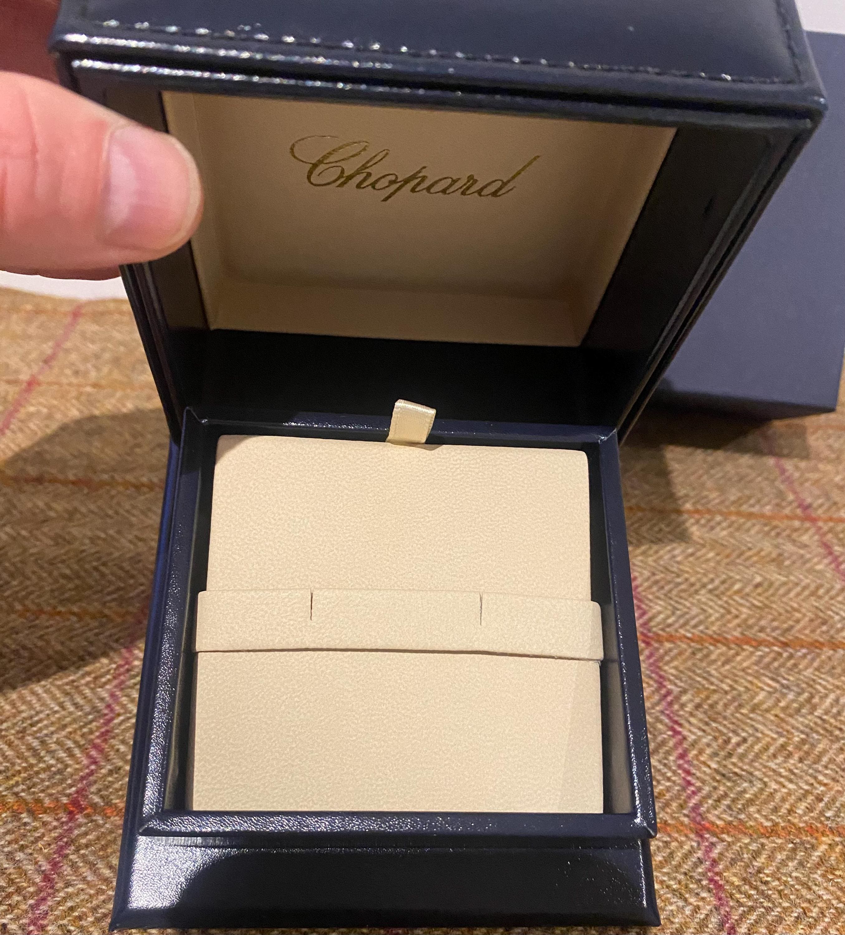 Chopard リボン付きボックス CHOPARD Earrings/Cufflinks/Necklace Box 4.30x4.30x2 inches