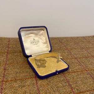 Vintage Jewellery Box for a watch. Antique Jewelry Box. Antique Ladies Watch Box. Tonypandy Jewellers