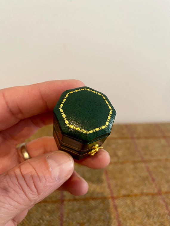 Scatola Porta-anello Ovale In Stile Vittoriano Antico, Scatola Porta- Gioielli In Lino E Velluto, Colore Grigio Sussurro, Proposta Di Fidanzamento, Presentazione Di Nozze - Italia - Foto 5