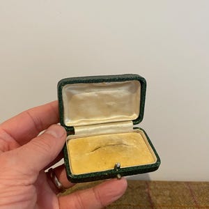 Vintage Jewelry Box. Antique Jewellery Box. Vintage Brooch Box. Jewellers Shop Display case