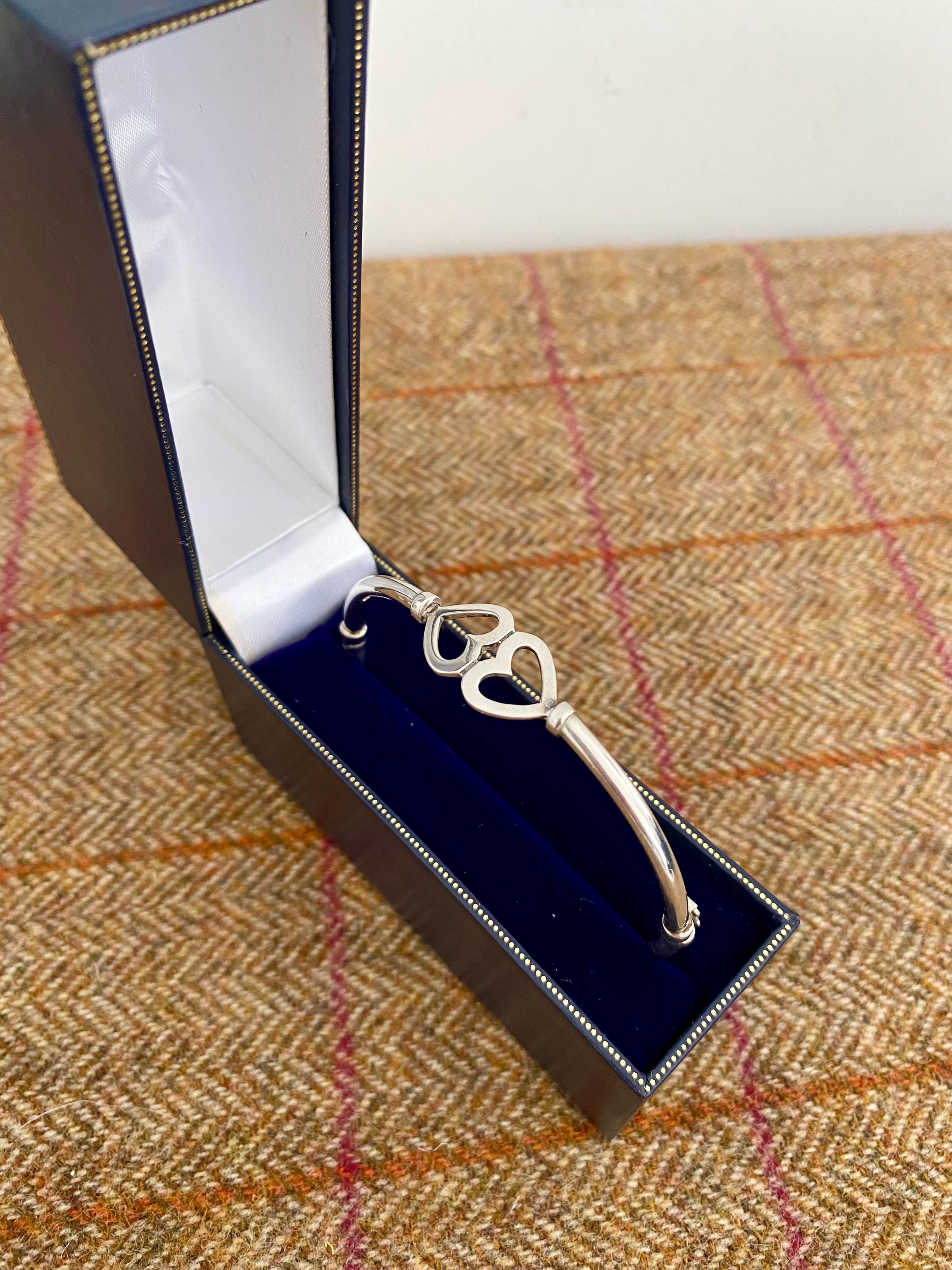 A Wonderful Vintage Sterling Silver Bangle in a Jewellery Box. 925 Silver Heart Bracelet in Jewelry Case