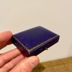 Small Vintage Leather Jewellery Box. Antique Jewelry Box