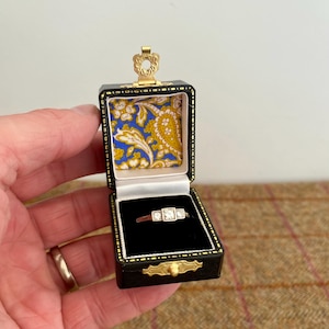 Vintage Style Ring Box. Antique Style Jewelery Box. Jewellery Box for Wedding Ring / Engagement Ring